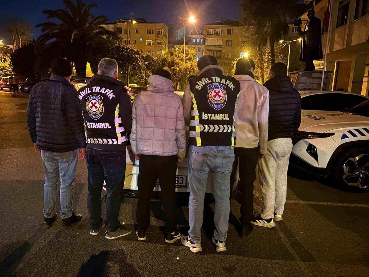 Eyüpsultan'da "yol verme" kavgasında birbirlerine girdiler: 4 kişiye toplamda 726 bin lira para cezası kesildi