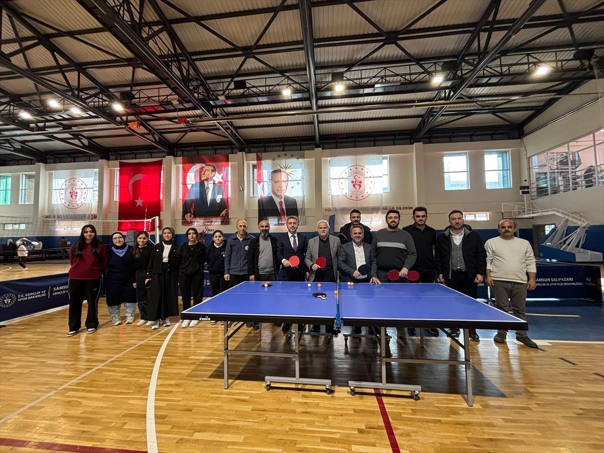 Salıpazarı'nda sağlık çalışanlarına yönelik masa tenisi turnuvası düzenlendi