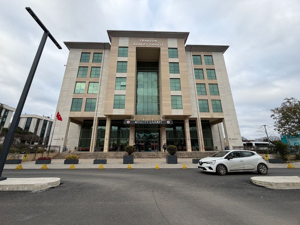 Trabzon'da boşanma aşamasındaki eşi öldüren şüpheli hakim karşısına çıktı