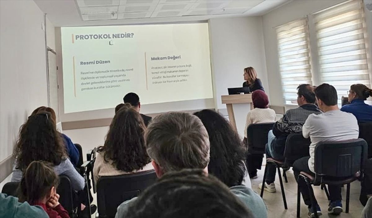 Gelibolu'da sağlıkçılara protokol eğitimi verildi