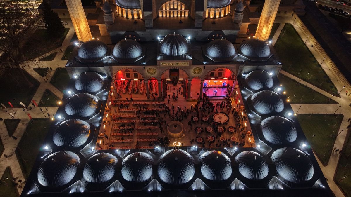 Selimiye Camii'nde Balkan Şehirleri İftarı