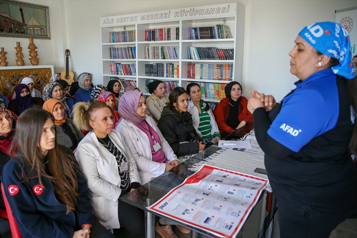 AFAD eğitimleriyle kadınlar afetlere karşı bilinçlendiriliyor