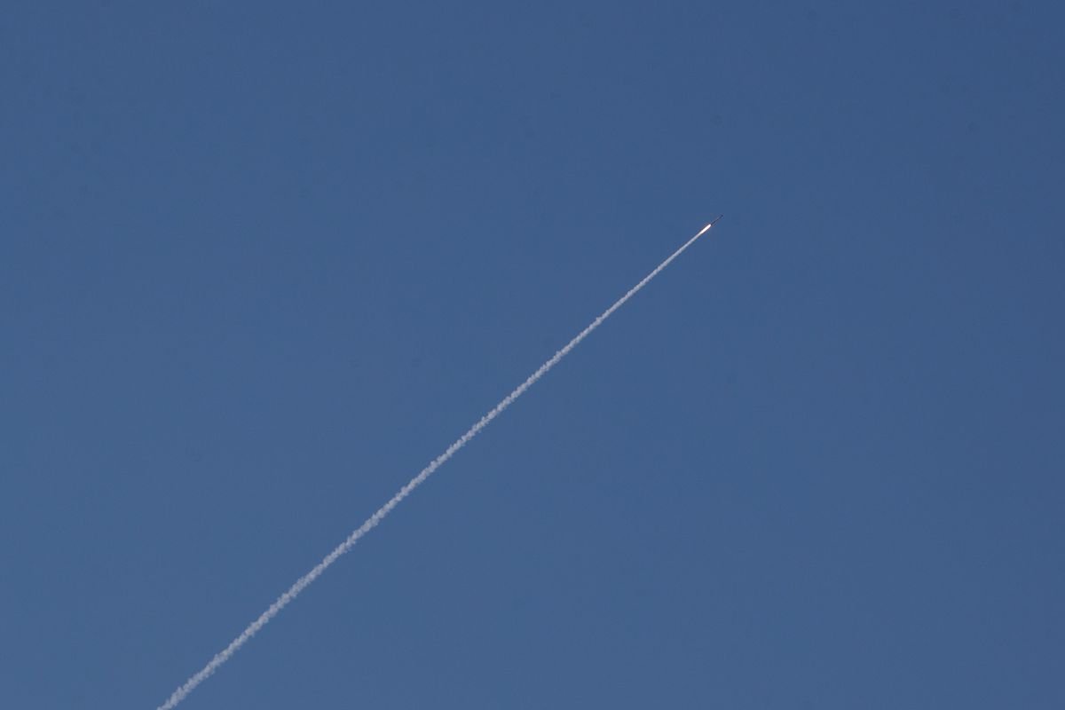 İran, İsrail ve ABD Üslerine Yönelik 44. Füze ve İHA Saldırı Dalgasını Başlattı