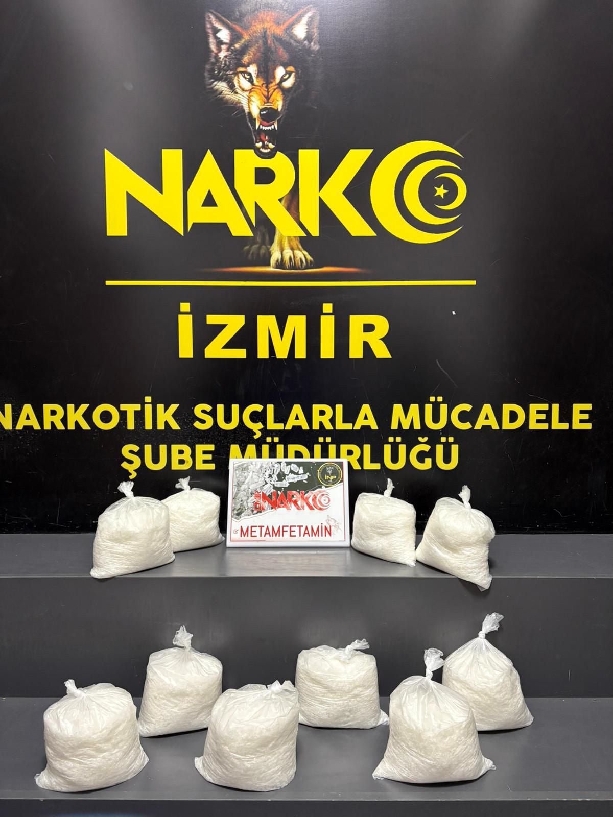 İzmir'de kargo paketinde 9 kilo metamfetamin ele geçirildi