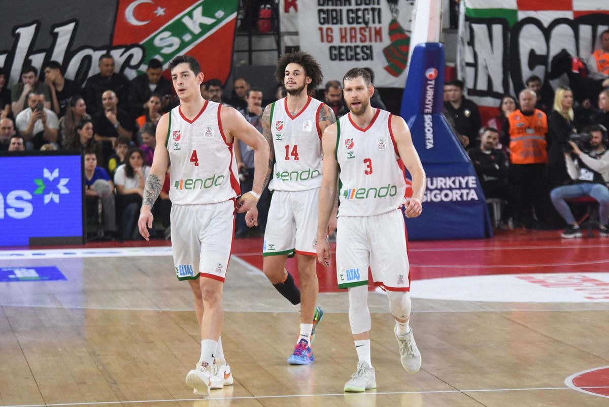 Karşıyaka potada evinde önemli maçta