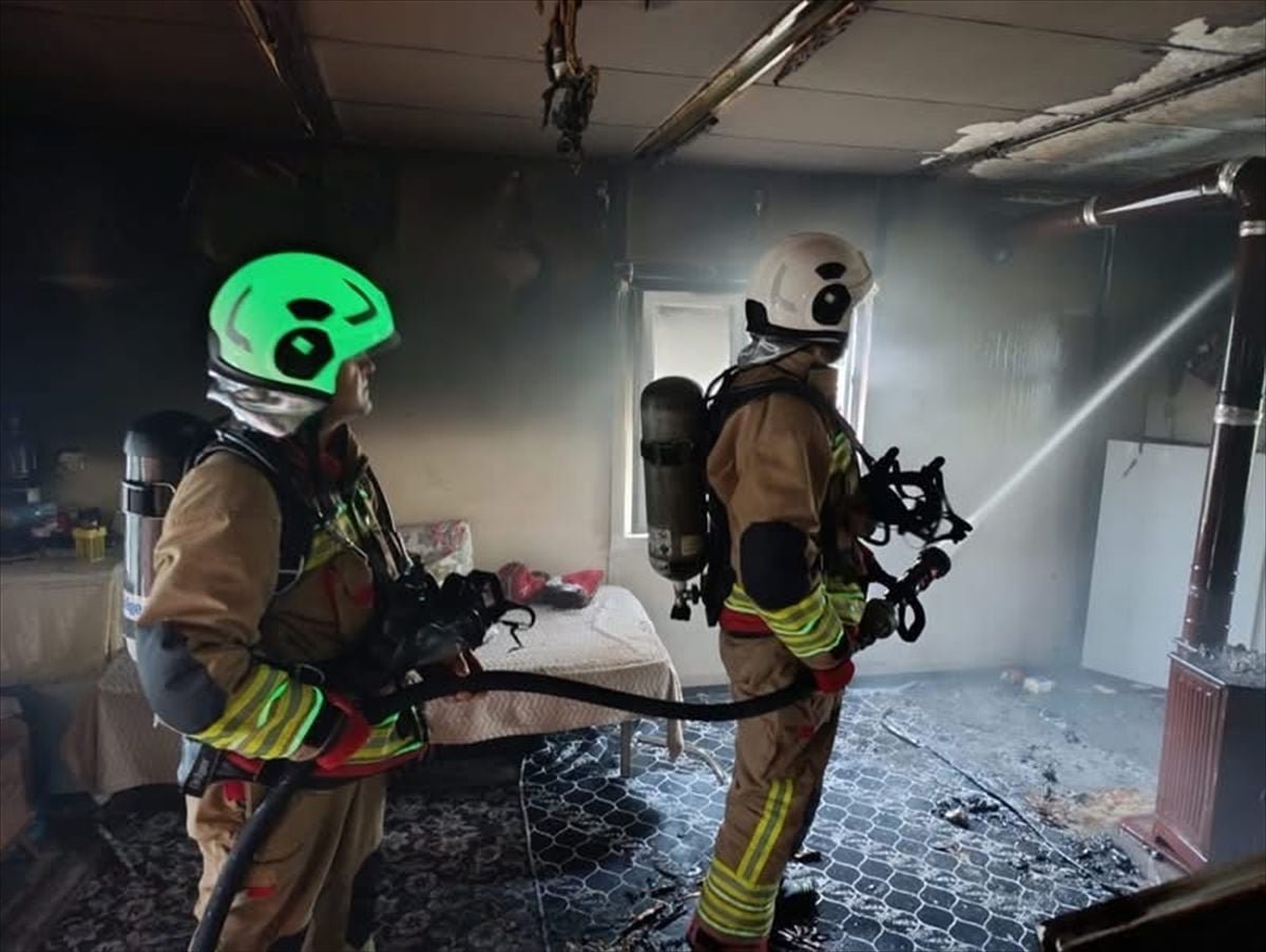 Antakya'da evde çıkan yangın söndürüldü