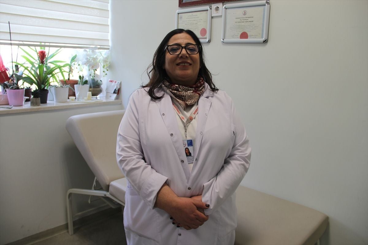 Kıbrıs'ta Türk askerinin çocukken enkazdan çıkardığı doktor, vefa borcunu hastalara bakarak ödüyor