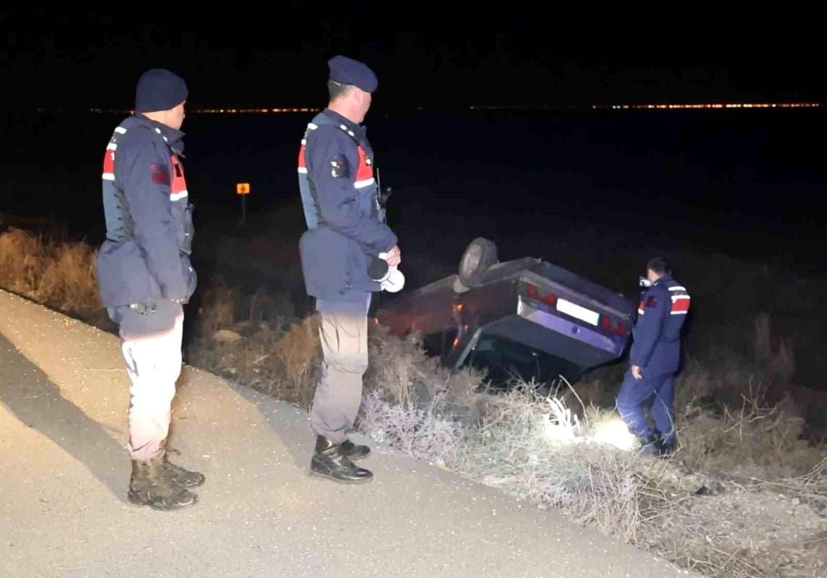 Otomobil şarampole takla attı: 1 yaralı