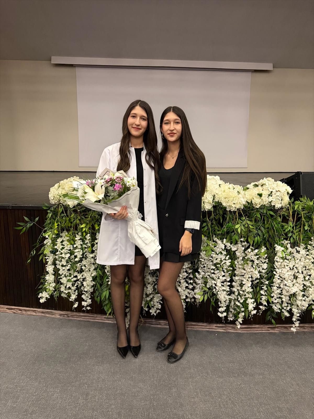 Afyonkarahisar'da "Beyaz Önlük Giyme Töreni" düzenlendi