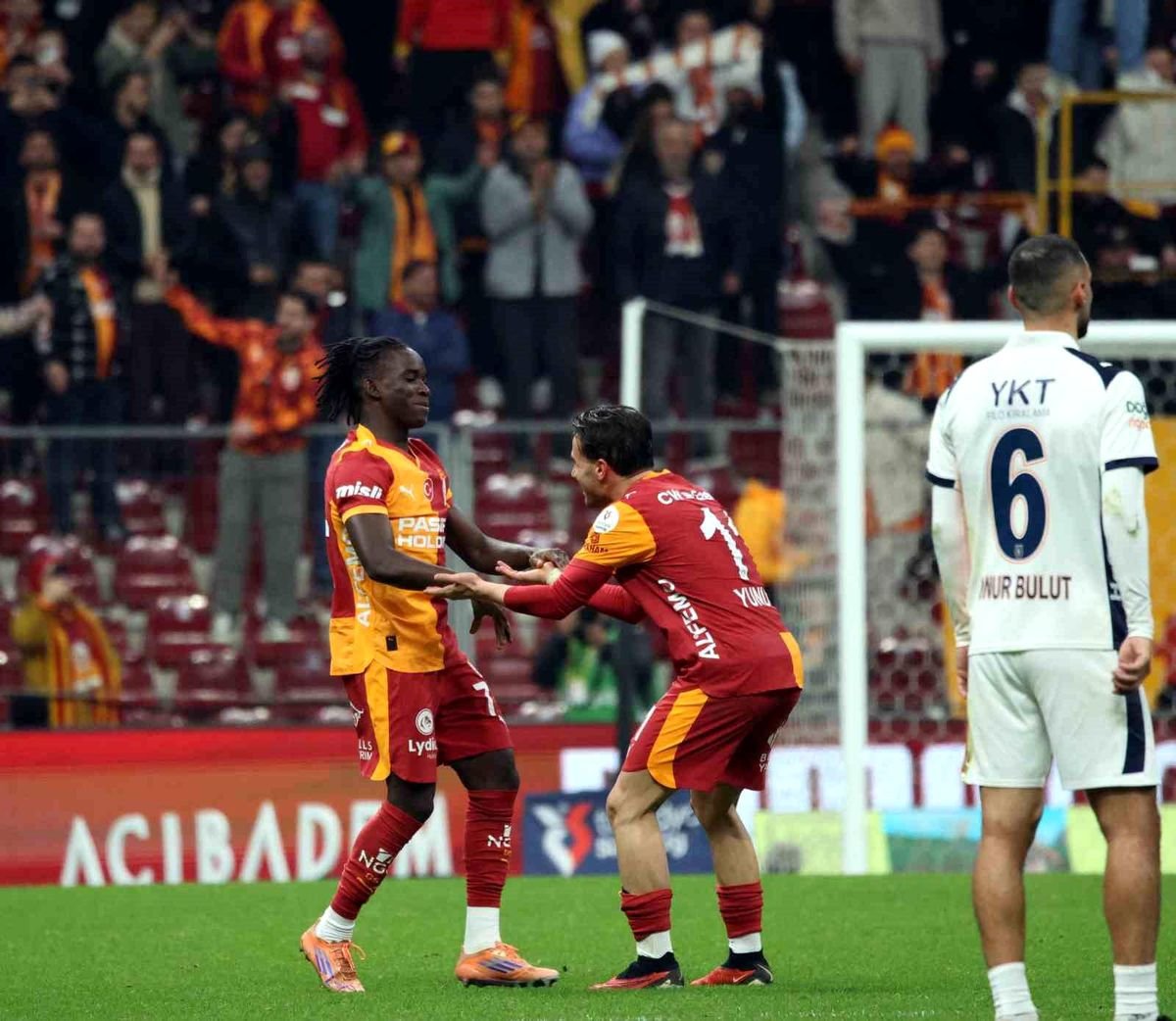 Galatasaray, Başakşehir'e karşı ligdeki son 8 maçı kazandı
