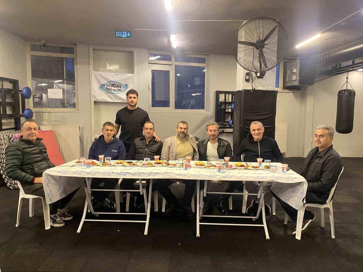 Altunizade Boks Kulübü, geleneksel iftar programında bir araya geldi