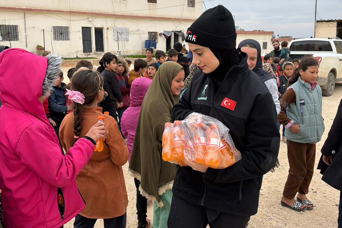 Savaşın gölgesinde kardeşlik sofraları kuruldu: Vefarengi'nden anlamlı iftar dayanışması