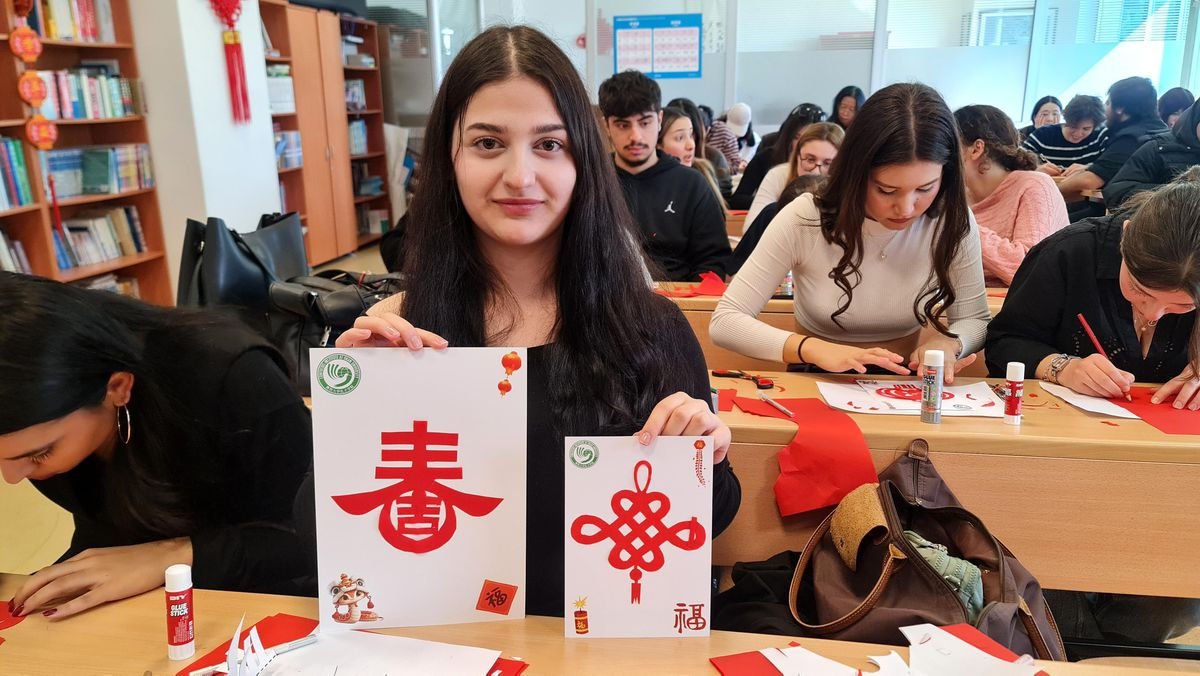 İstanbul'da Çin'in Geleneksel Kağıt Kesme Sanatı Etkinliği Düzenlendi