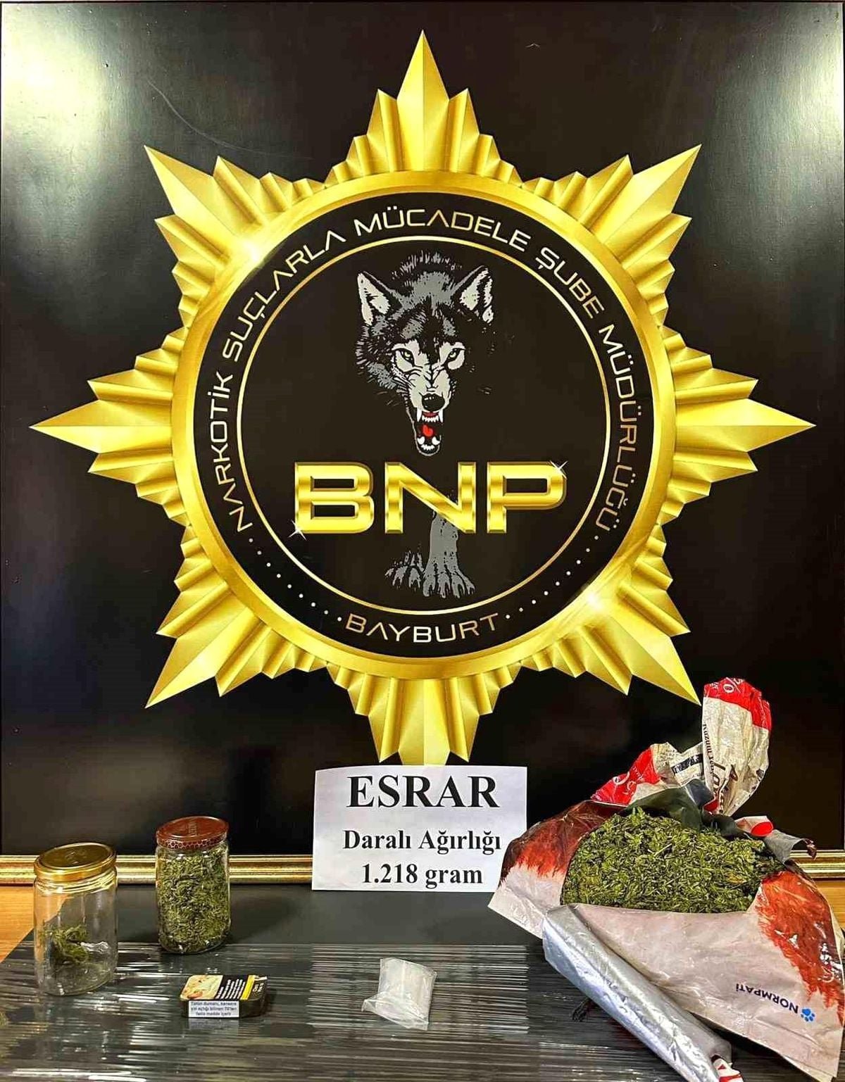 Bayburt'ta 1 kilo 218 gram esrar ele geçirildi