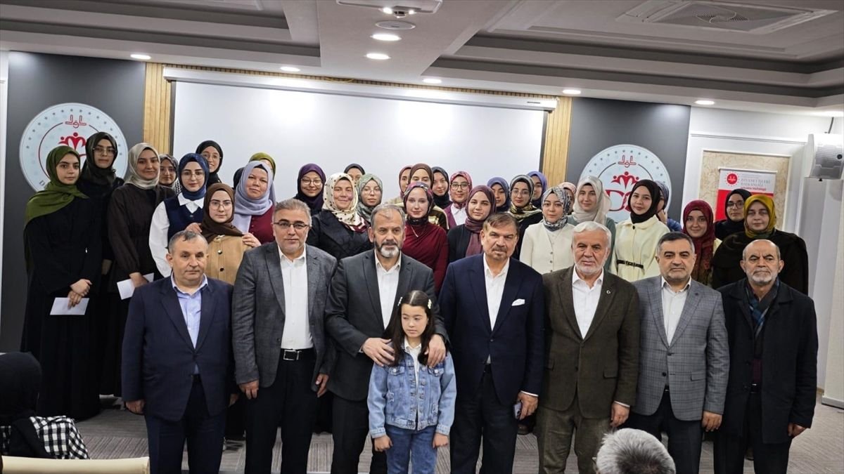 Konya'da Manevi Baharımız Üç Aylar Proje Yarışması'nın ödül töreni yapıldı