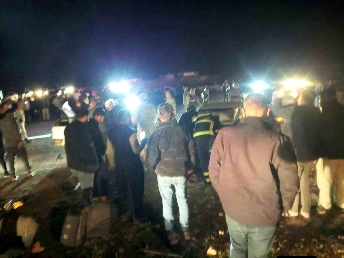 Şanlıurfa'da otomobiller çarpıştı: 1 ölü, 8 yaralı