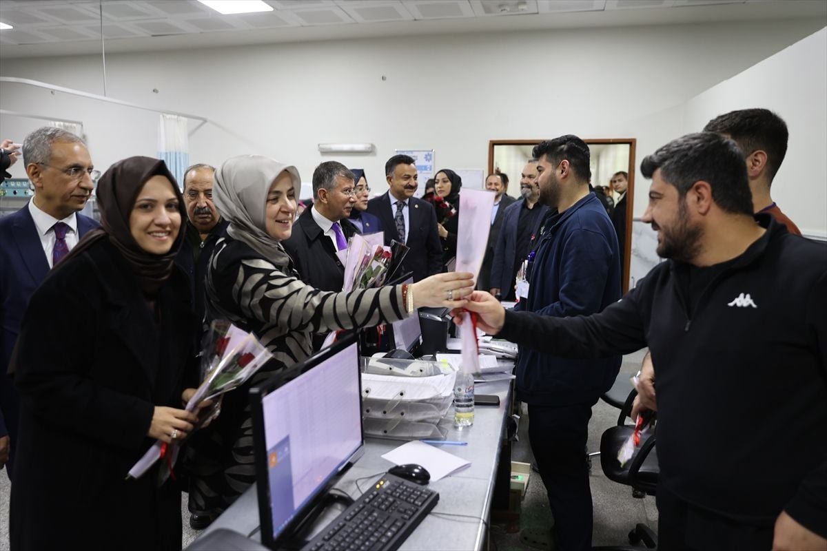 AK Parti Kadın Kolları Başkanı Ercan, Şanlıurfa'da sağlık çalışanlarını ziyaret etti