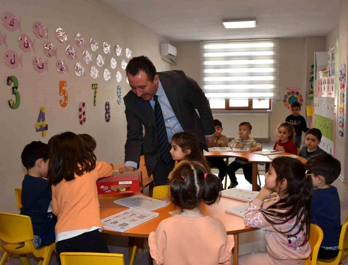 Bilecik'te miniklerden Ramazan yardımı