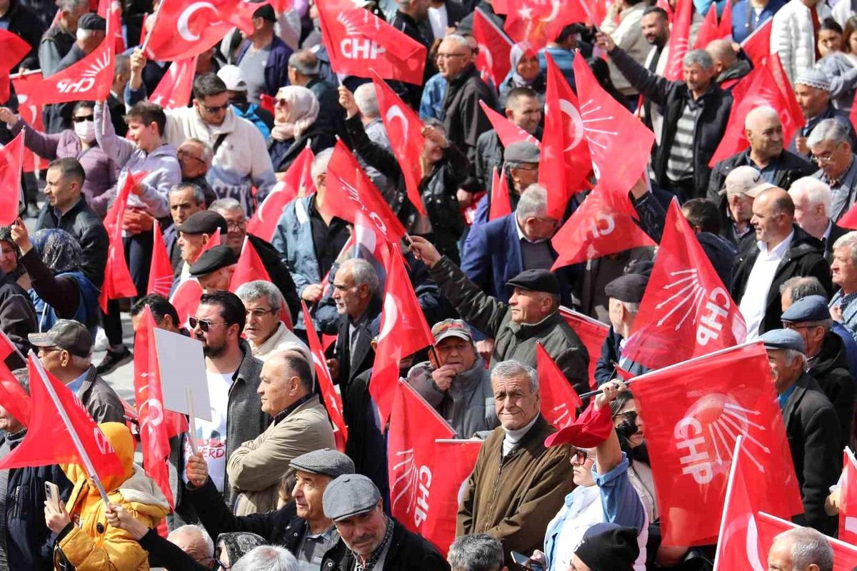 CHP Genel Başkanı Özel: "Kapı kapı gezeceğiz, sokak sokak dolaşacağız, neyi, nasıl düzelteceğimizi söyleyeceğiz"