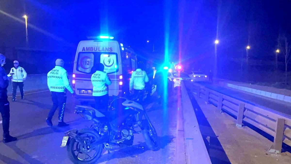 Tekirdağ'da iki motosiklet çarpıştı: 3 yaralı