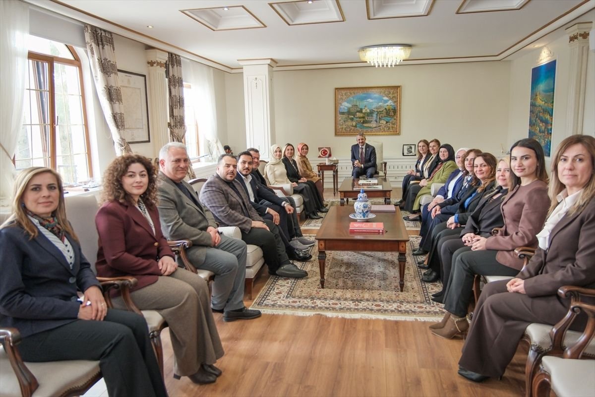AK Parti Genel Merkez Kadın Kolları Başkanı Ercan'dan Vali Sezer'e ziyaret
