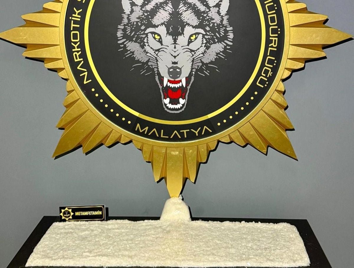 Malatya'da yolcu otobüsünde 11 kilo 400 gram metamfetamin ele geçirildi