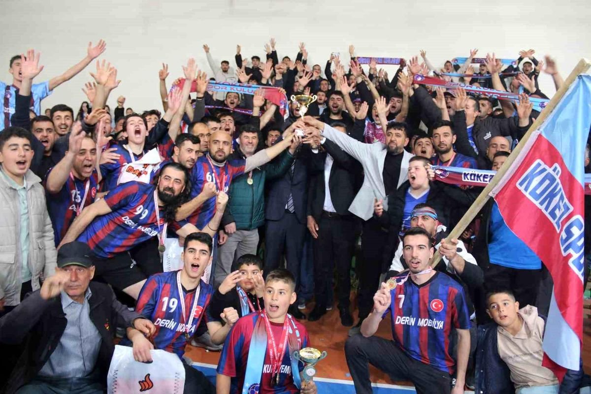 Eskil'de voleybol turnuvasının şampiyonu Kökezspor oldu