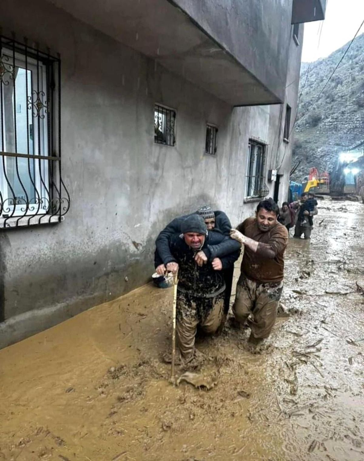 Şırnak'ta sel ve heyelan: Ev ve ahırlar zarar gördü