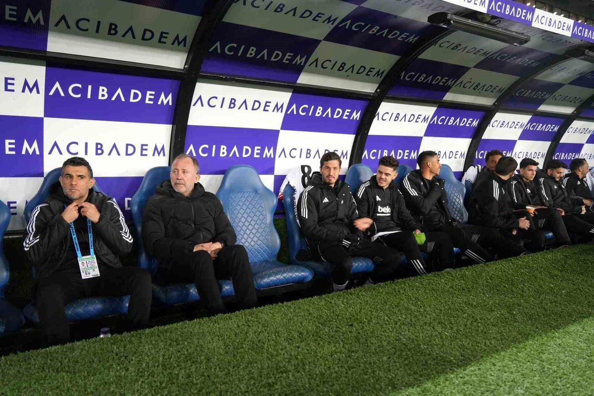 Trendyol Süper Lig: Gençlerbirliği: 0 Beşiktaş: 0 (Maç devam ediyor)