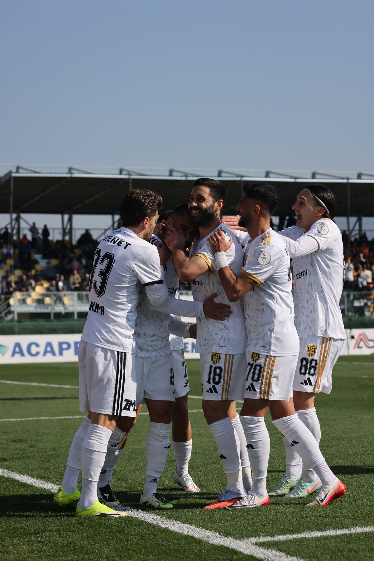 Aliağa FK zirve ümidini sürdürdü