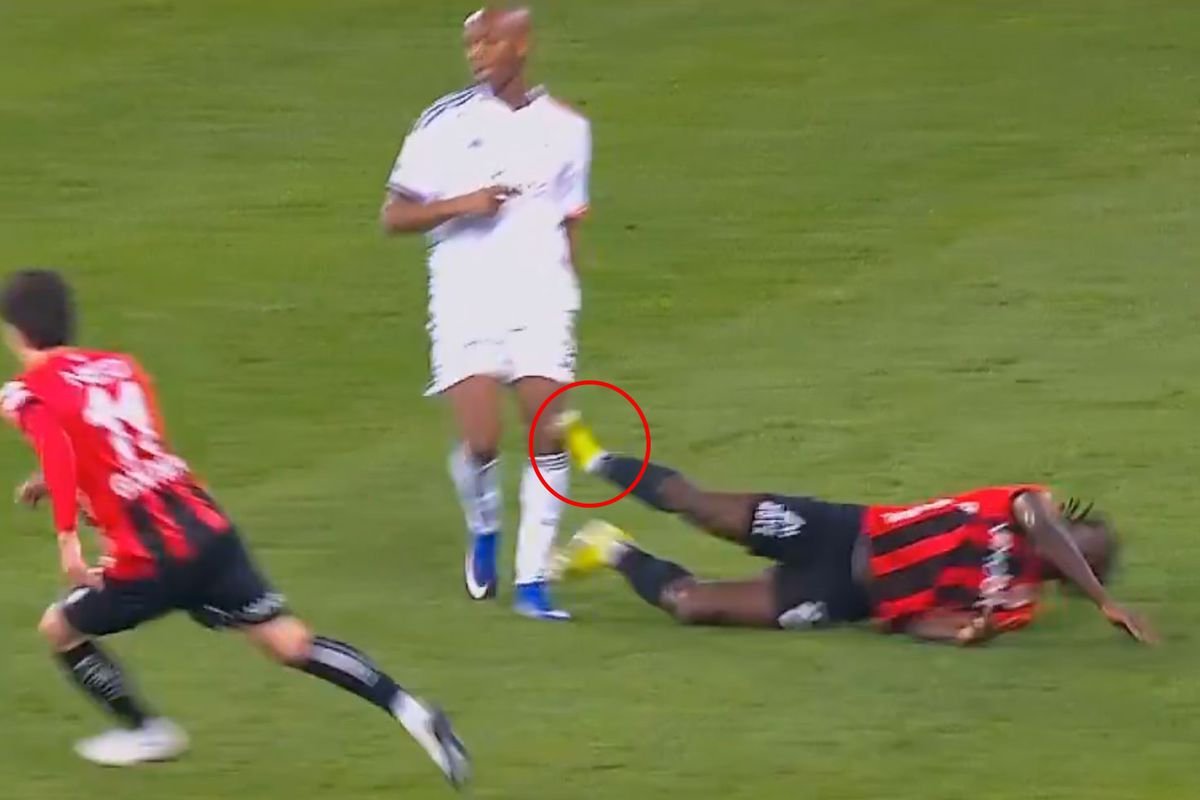 Gençlerbirliği, Beşiktaş karşısında 10 kişi kaldı