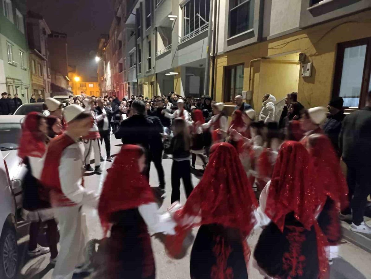 Rumeli geleneği Bursa'da sahura renk kattı
