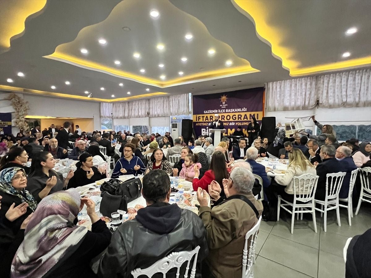 AK Parti Gaziemir İlçe Başkanlığınca iftar programı düzenlendi