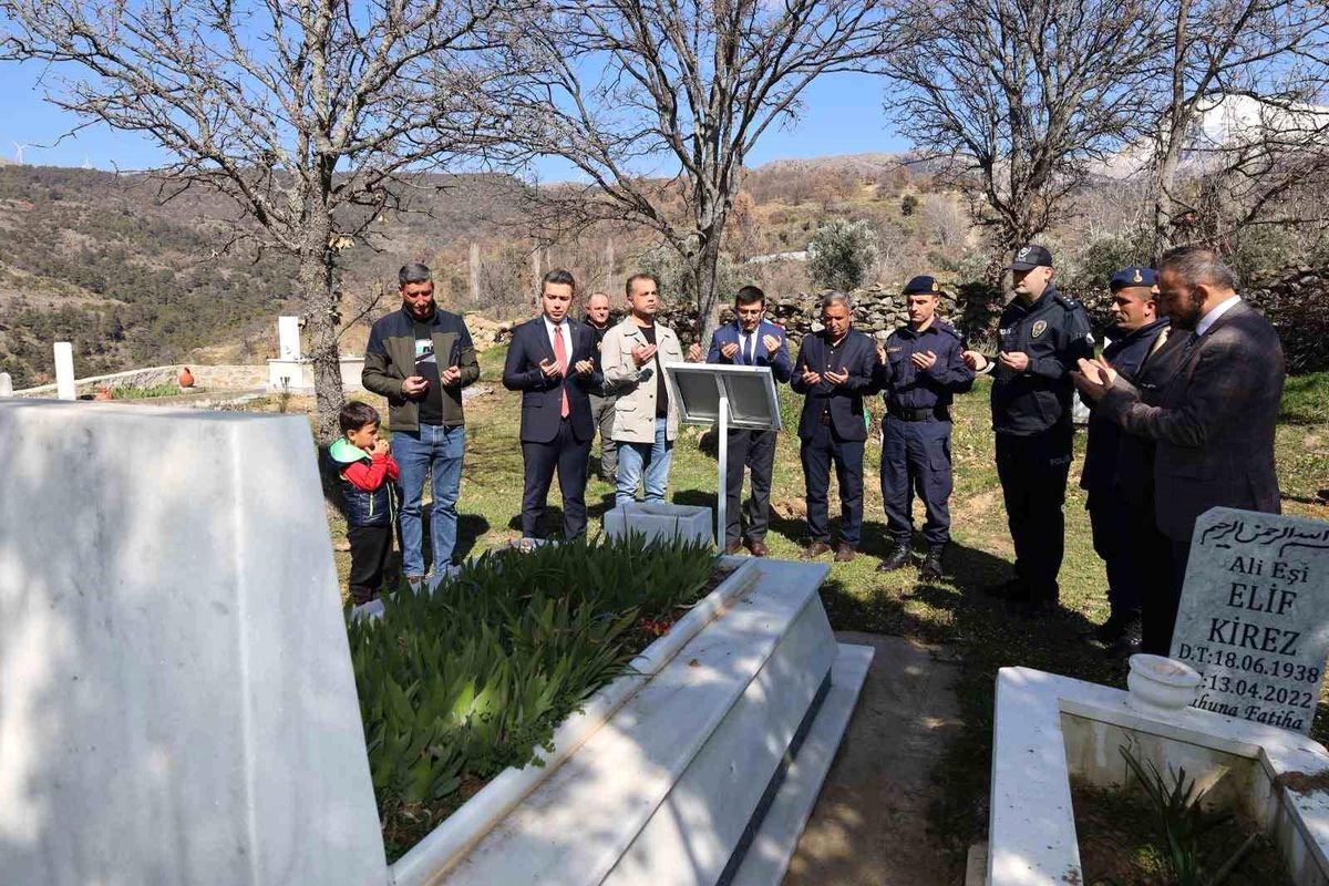 Karacasulu Şehit Kirez mezarı başında anıldı