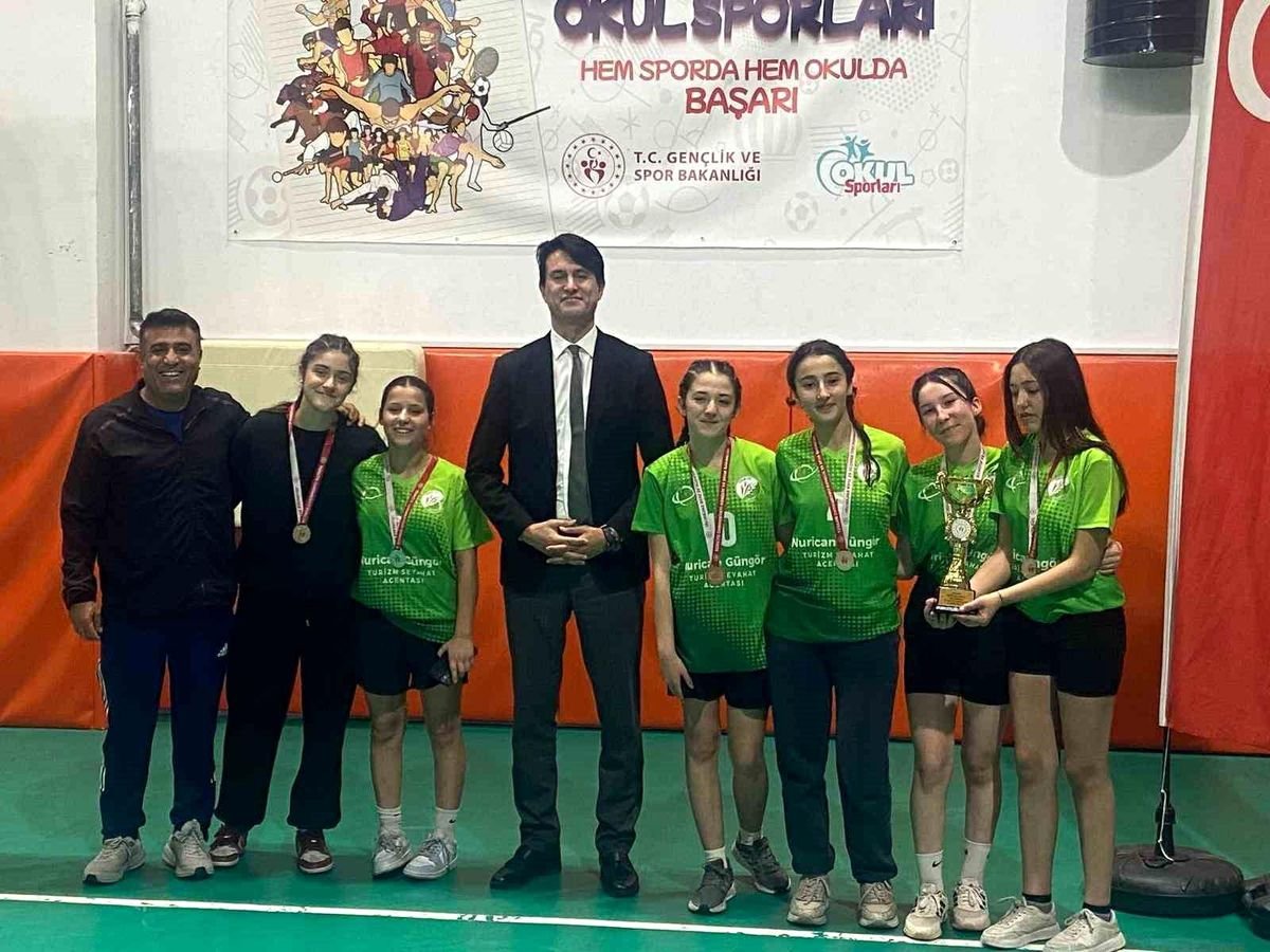 Köyceğizli öğrenciler Futsal'da İl ikincisi oldu