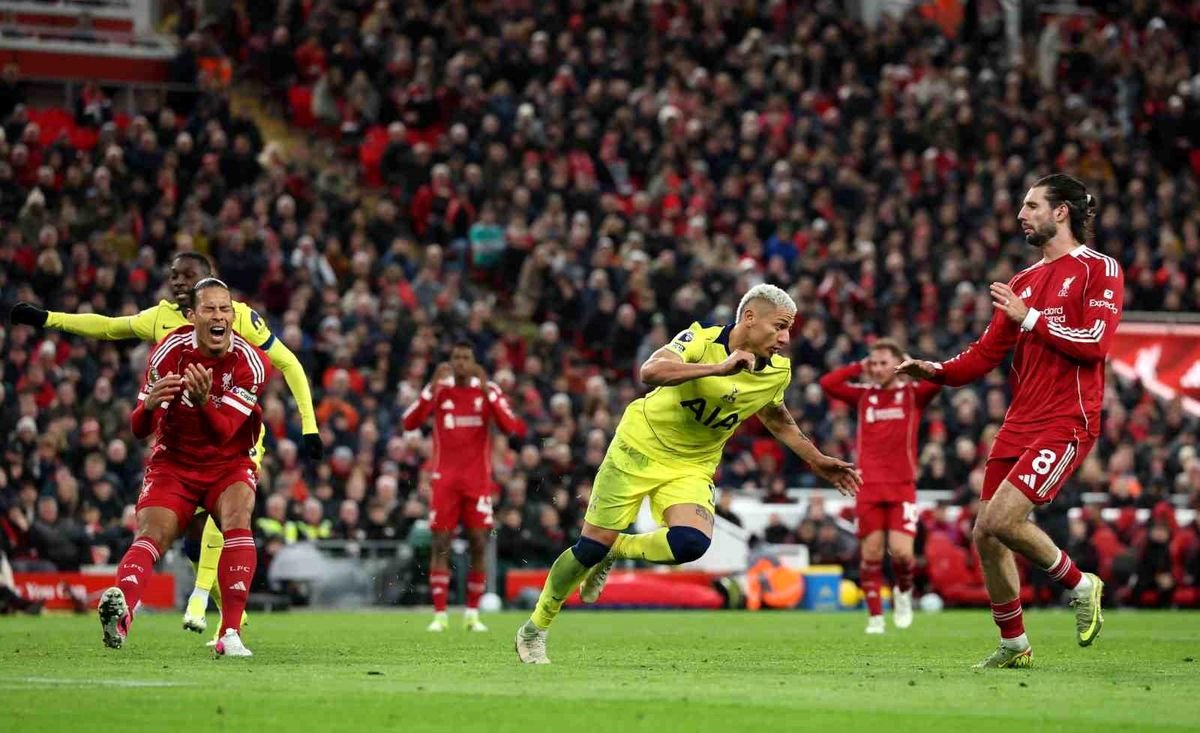 Liverpool, Tottenham'a son dakikada takıldı