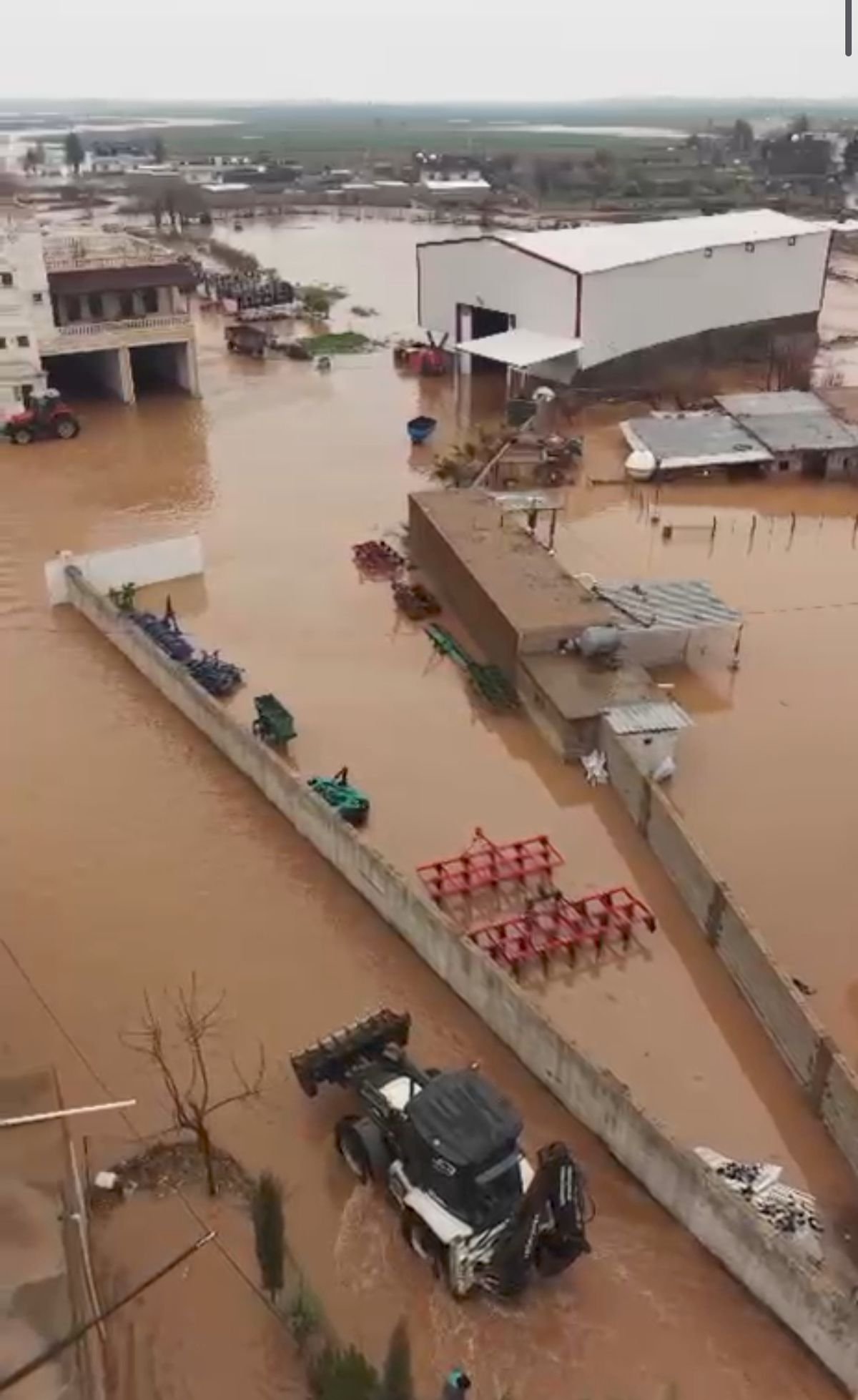 Mardin'de sağanak; dereler taştı, evler ile tarım arazilerini su bastı