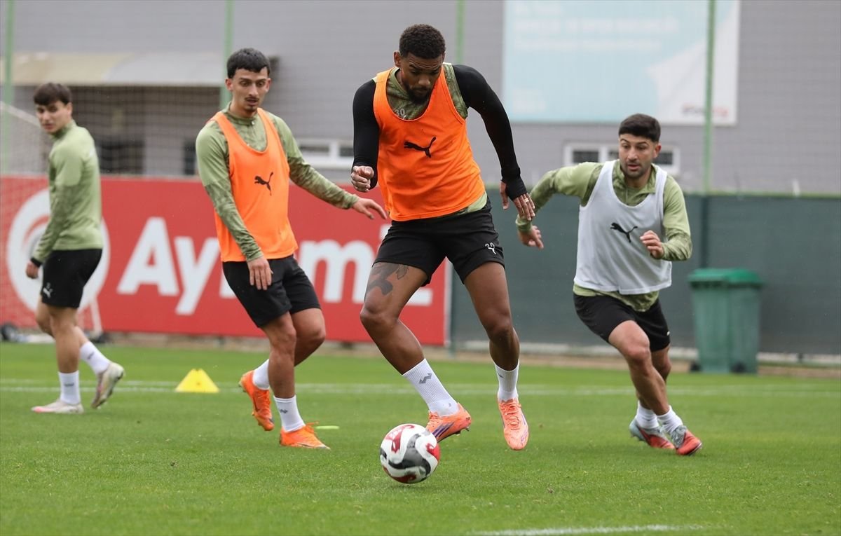 Alanyaspor, Kocaelispor maçının hazırlıklarına başladı