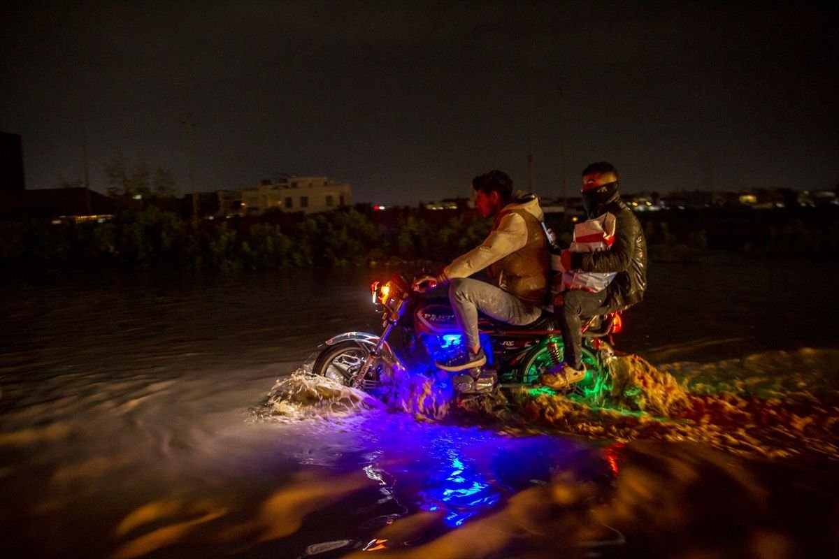 Erbil'de sağanak su baskınlarına yol açtı