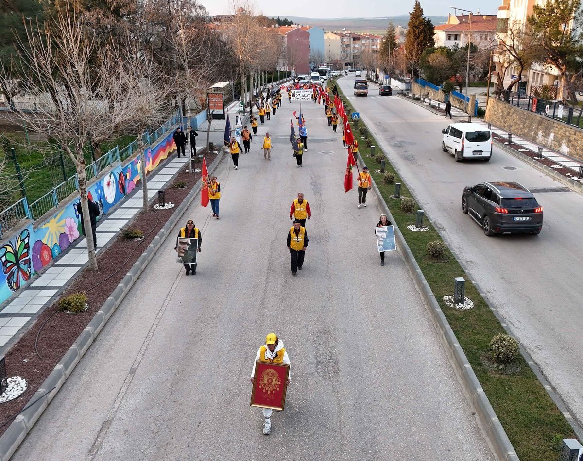 Çanakkale'ye yürüyen '57'nci Alay' korteji, Edirne'ye ulaştı