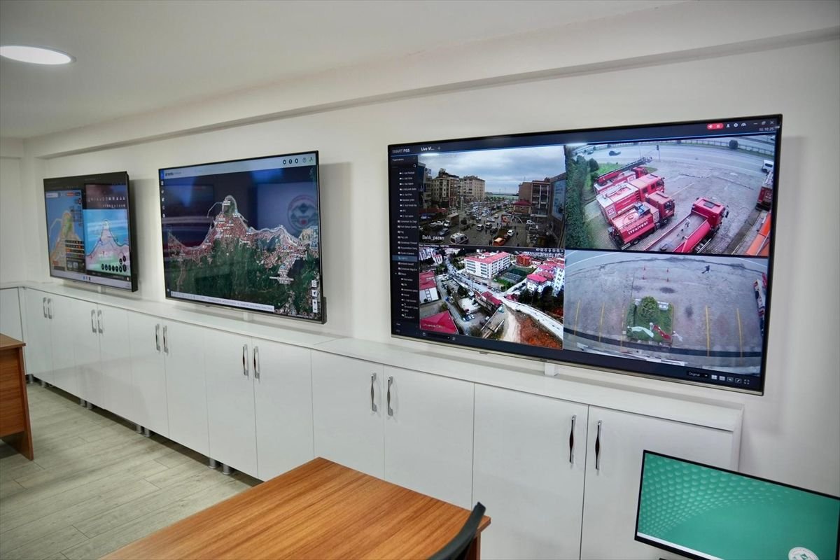 Giresun Belediye Başkanı Köse, Afet İşleri ve Risk Yönetimi Müdürlüğü'nü ziyaret etti