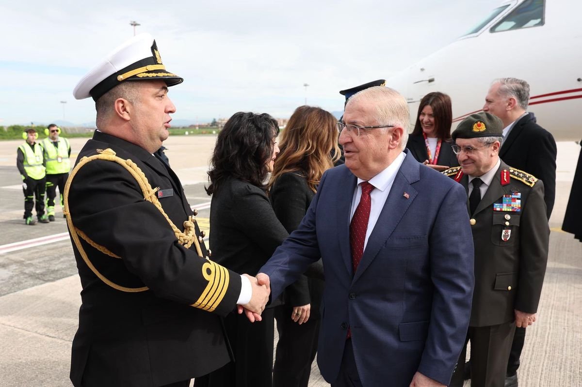 Milli Savunma Bakanı Yaşar Güler İtalya'ya gitti