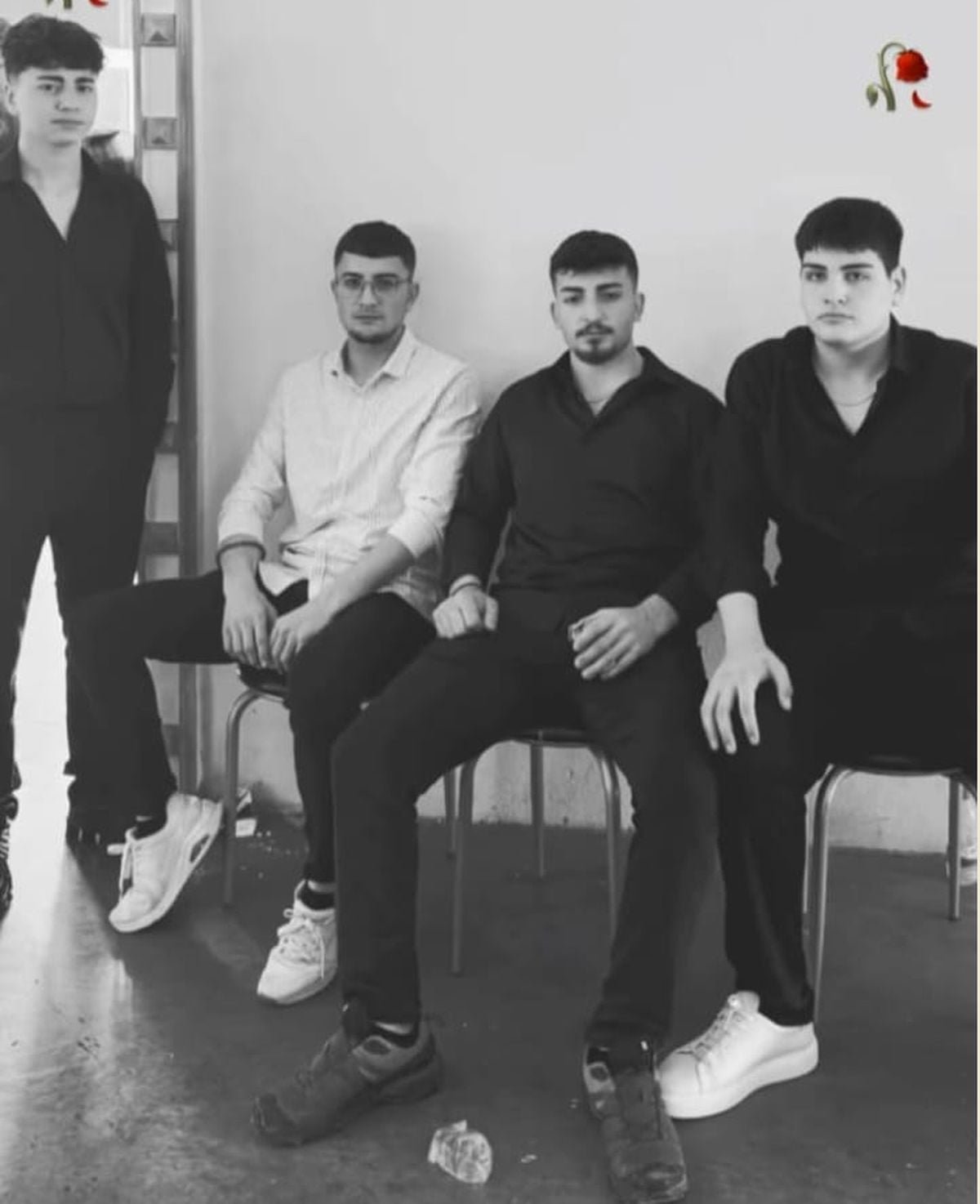 Kuzenlerden geriye kaza öncesi çekilen fotoğraf kaldı