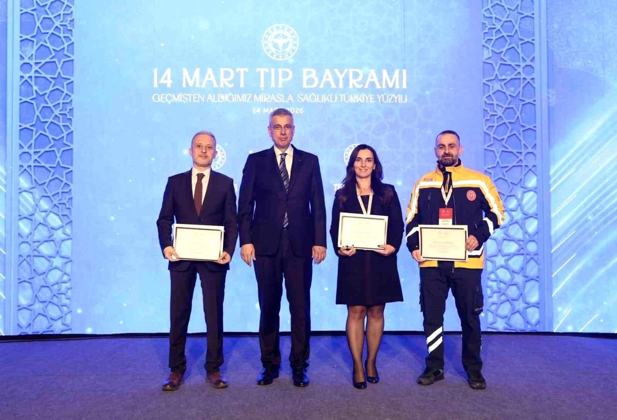 Düzceli sağlık çalışanlarına Bakandan teşekkür belgesi