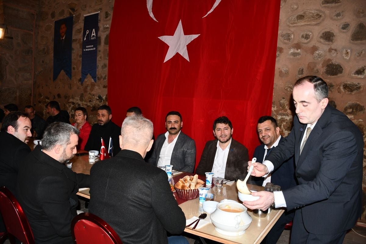 Vezirköprü'de Anahtar Parti'den iftar programı
