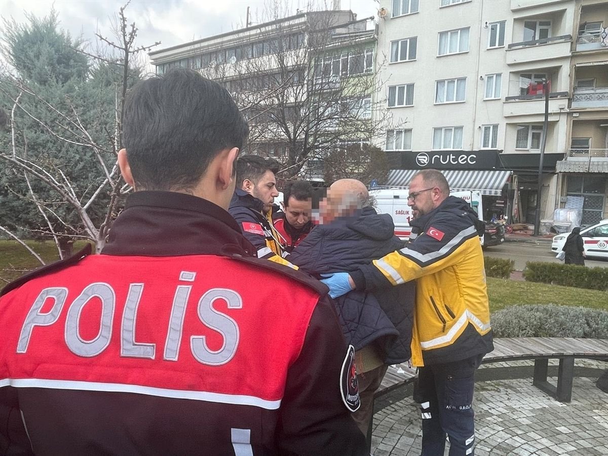 Bolu'da parkta darbedilen yaşlı adam hayatını kaybetti