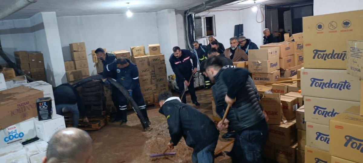 Siirt'te sağanak hayatı olumsuz etkiledi