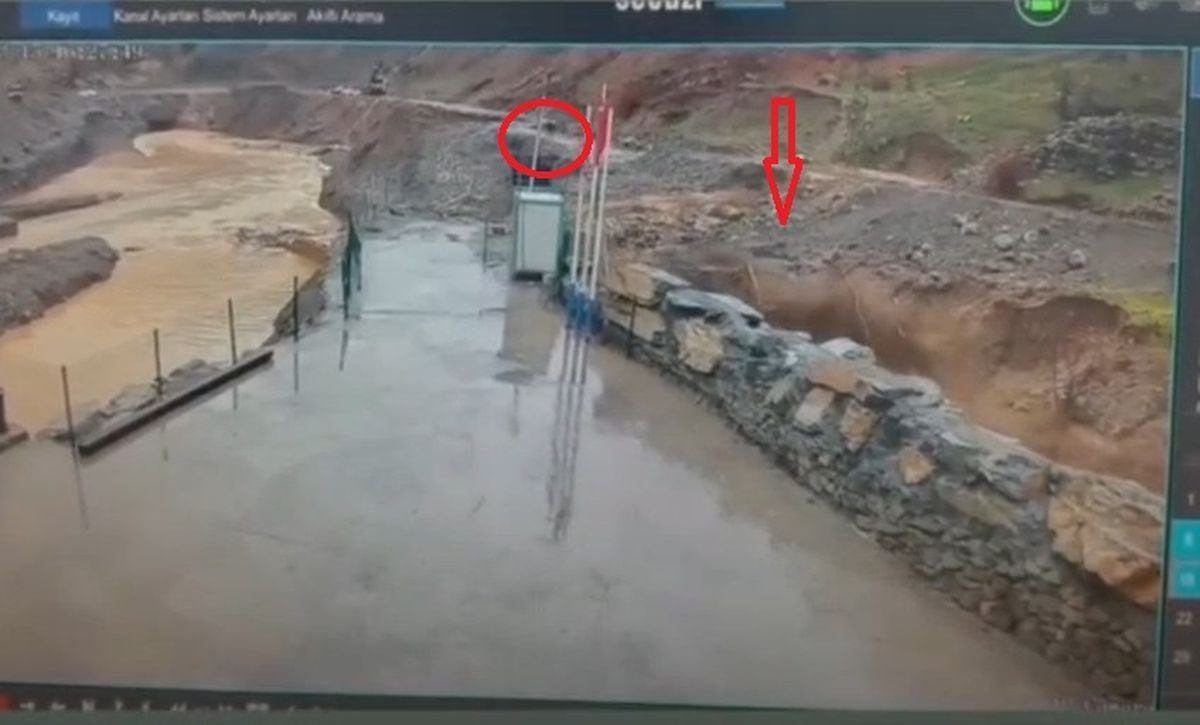 Şırnak'ta selden kaçış kamerada