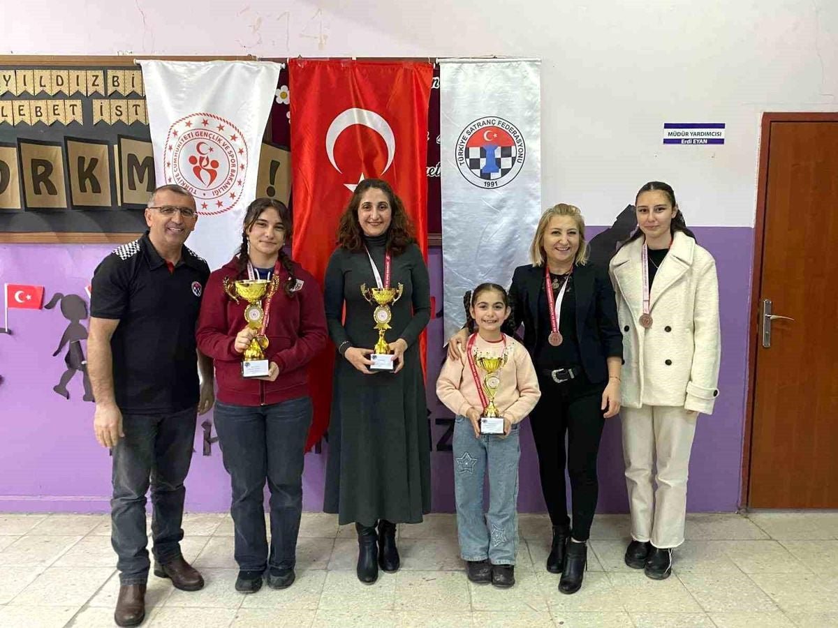 Kars'ta "Kadınlar Satranç İl Birinciliği Turnuvası" tamamlandı