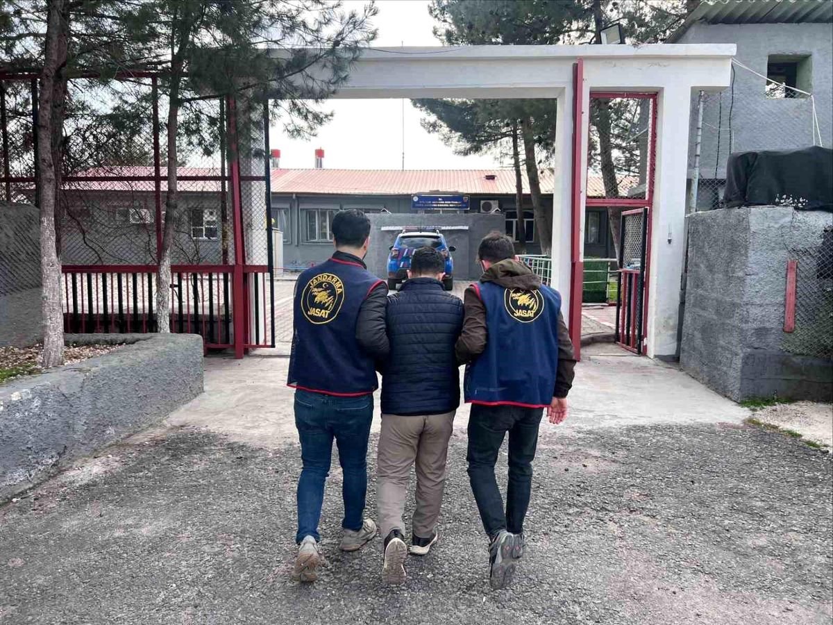 Diyarbakır'da haklarında kesinleşmiş hapis cezası bulunan 159 kişi yakalandı